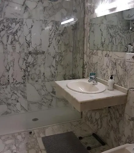 La Marina-ciudad Jardin 아파트 *